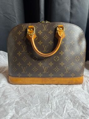 Authentic Louis Vuitton Alma 2000